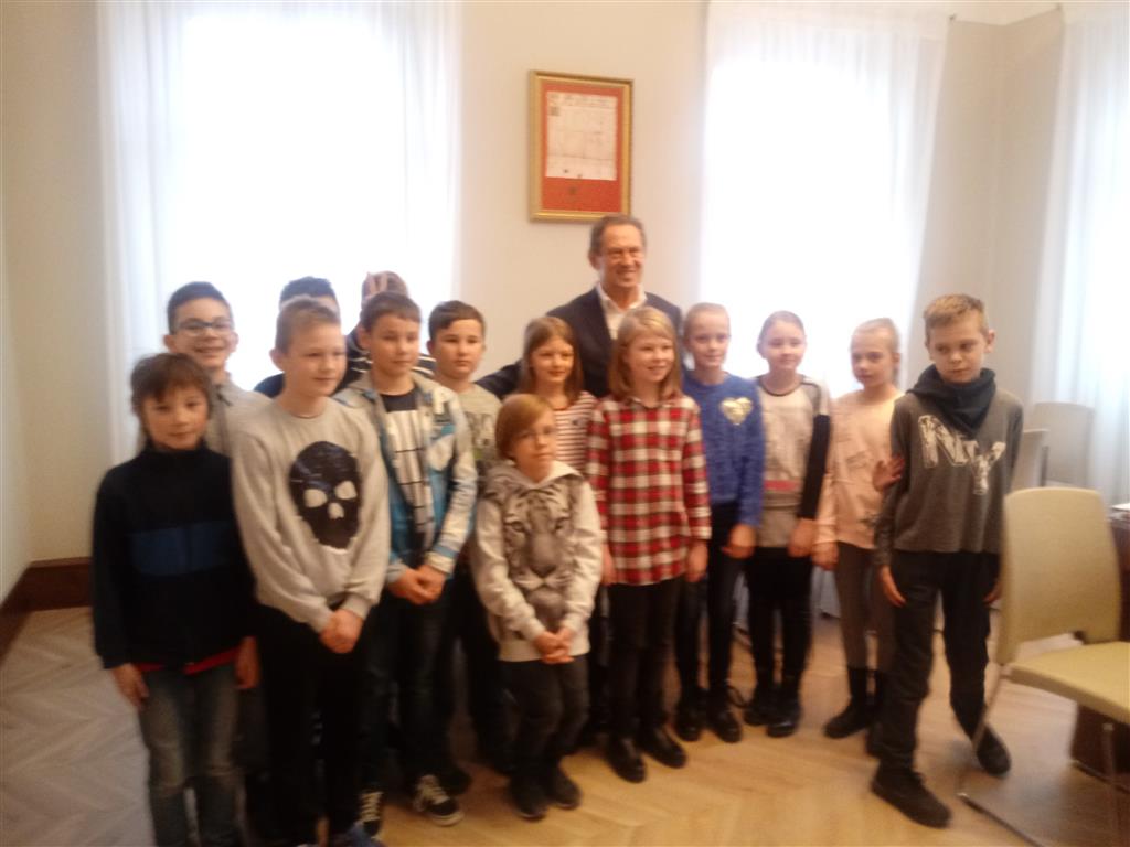Klasa IVa w ramach projektu „Otwarta firma” odwiedziła Urząd Miasta i Gminy w Pleszewie